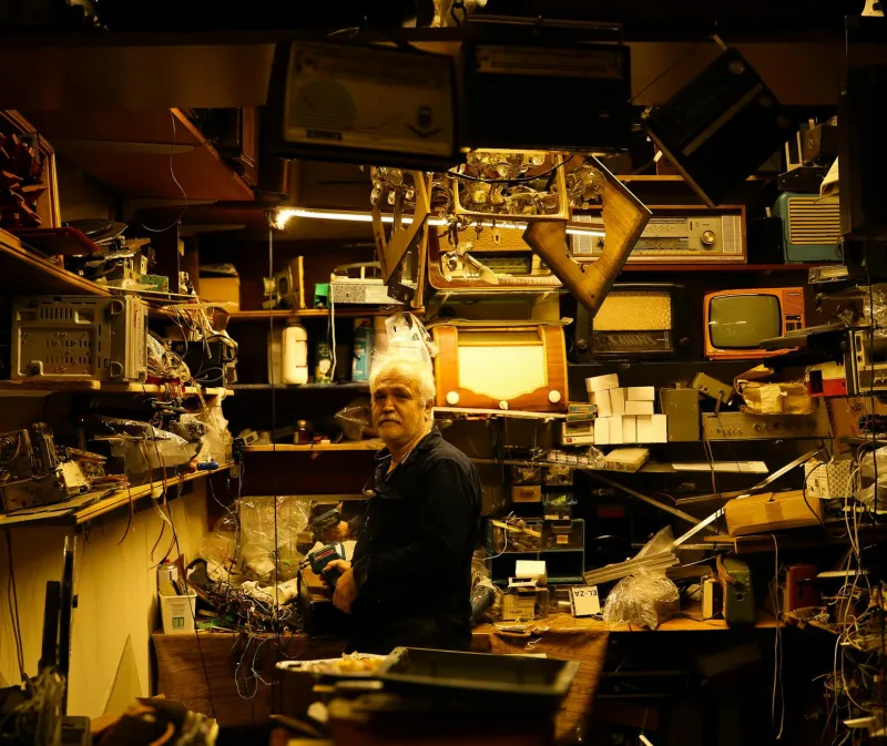 The Craftsman Who Could Fix Anything — When America's Repair Culture Kept Everything Running