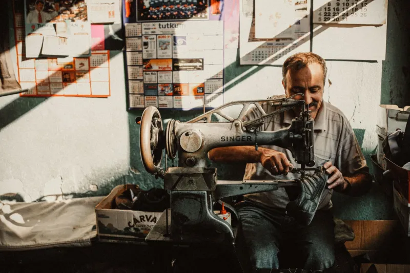The Man with the Lasting Machine — When American Shoes Were Built to Be Rebuilt