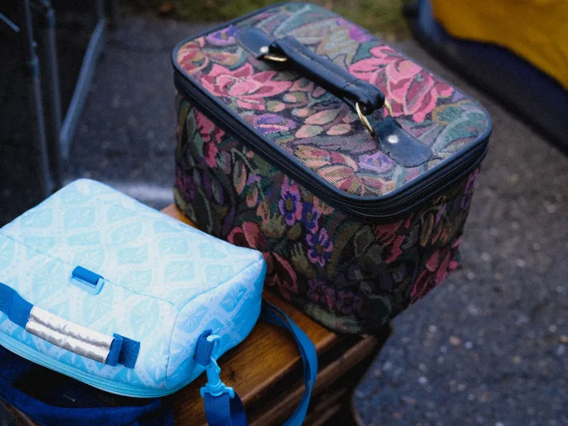 Noon Was Sacred — The Tin Box That Turned a Lunch Break Into a Ceremony
